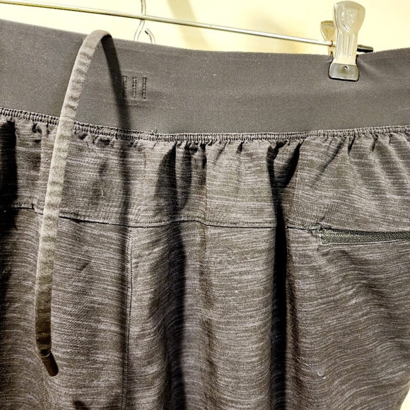 Lululemon Men's Dark Gray Athletic Drawnstring Shorts size M - Picture 12 of 13